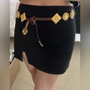 Jenny and the Boys brown leather belt w/gold-tone French coat-of-arms hardware.